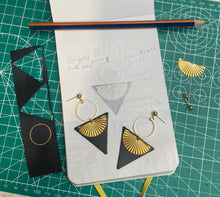 Load image into Gallery viewer, Triangle fan earrings