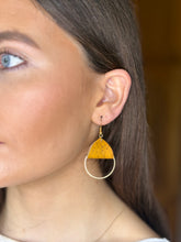 Load image into Gallery viewer, Cork Oak - Dara (mustard)