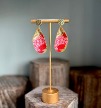 Load image into Gallery viewer, Mussel Shell Earrings - Oriental