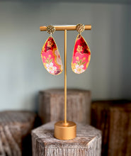 Load image into Gallery viewer, Mussel Shell Earrings - Oriental
