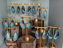 Load image into Gallery viewer, Mussel shell earrings - royal plume