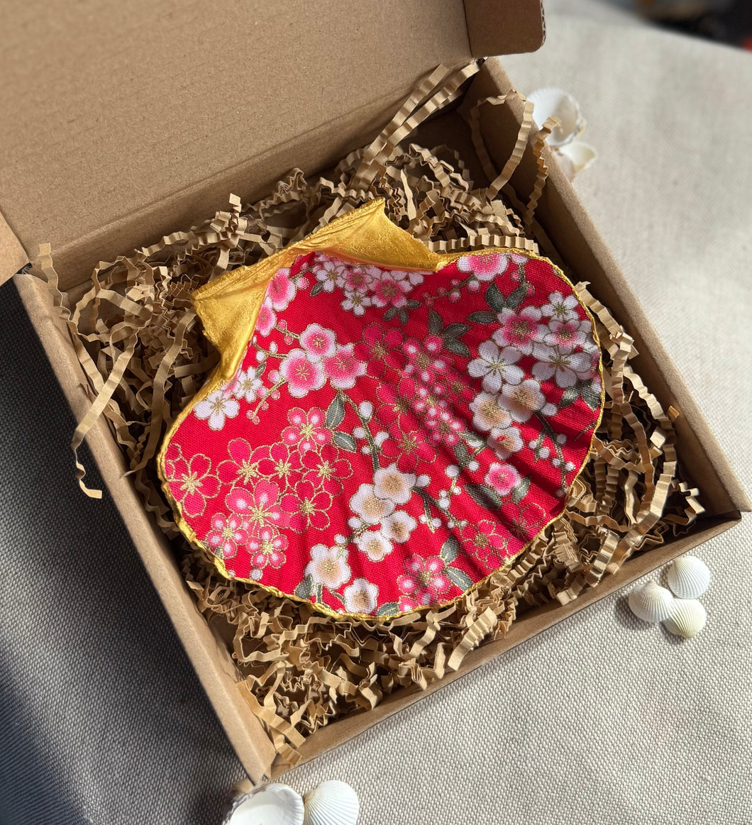 Scallop Trinket Dish - Red Blossom