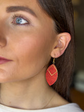 Load image into Gallery viewer, Cork Oak - Coille (red)
