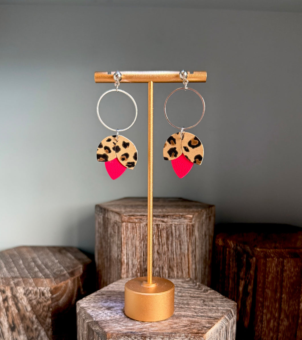 Little Acorn Earrings - hot pink leopard