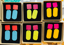 Load image into Gallery viewer, Maine - hot pink &amp; yellow
