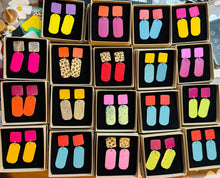 Load image into Gallery viewer, Maine - hot pink &amp; yellow
