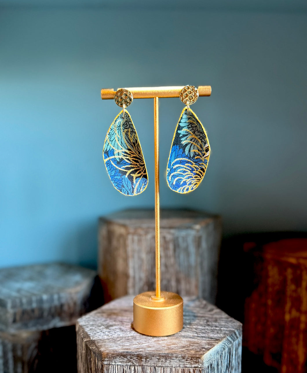 Mussel Shell Earrings - Crane