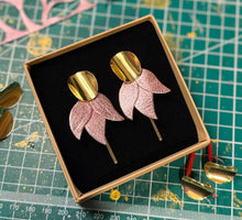 Load image into Gallery viewer, Fuchsia Bloom Earrings - pink shimmer
