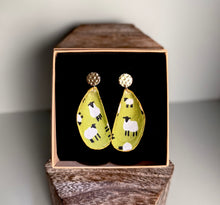 Load image into Gallery viewer, Mussel Shell Earrings - Sheep
