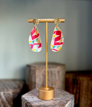 Load image into Gallery viewer, Shell earrings - 80’s disc
