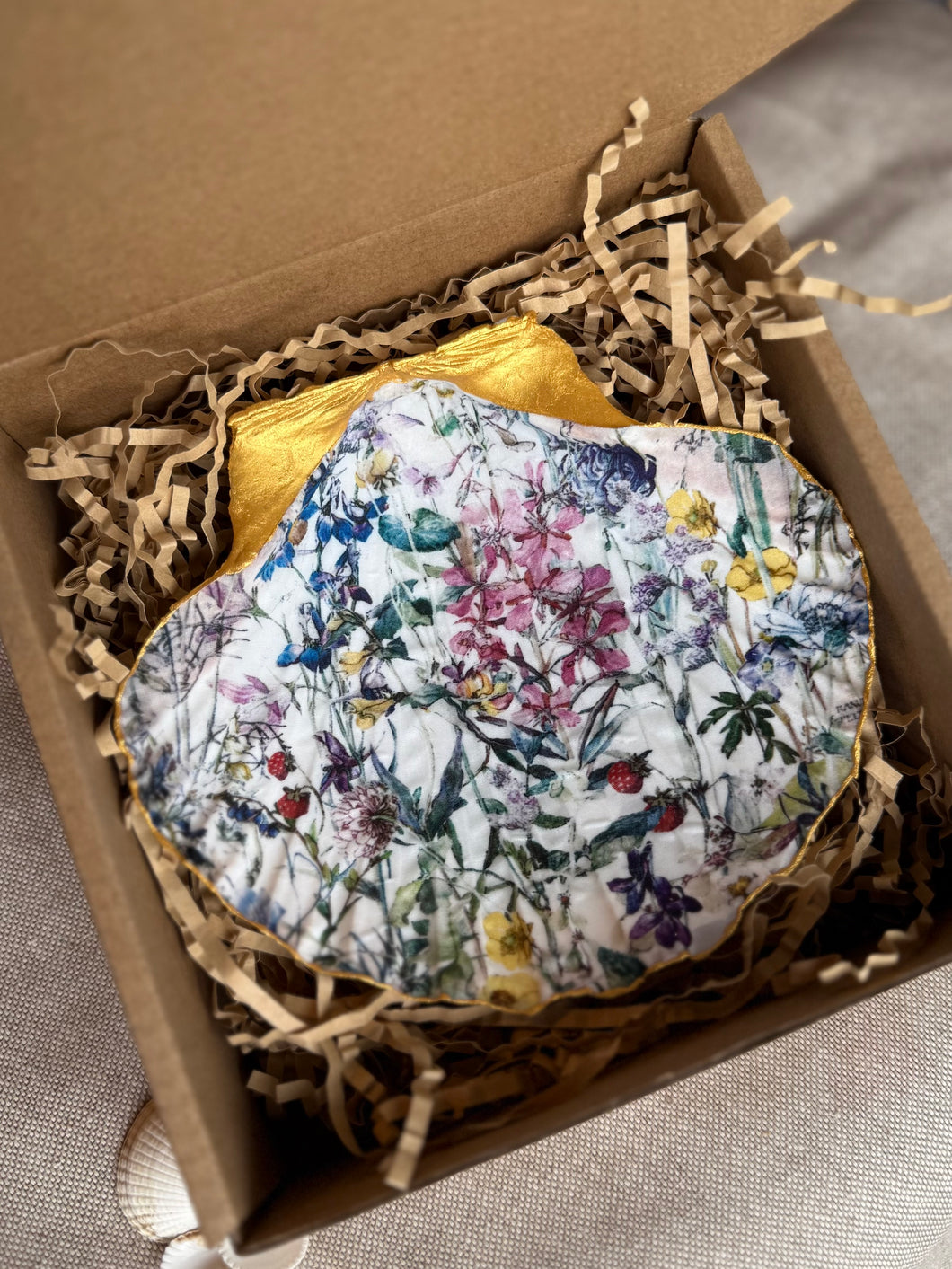 Scallop Trinket Dish - Wildflowers