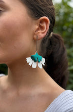 Load image into Gallery viewer, Ginkgo Leaf - teal &amp; white
