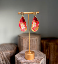 Load image into Gallery viewer, Mussel Shell Earrings - Oriental
