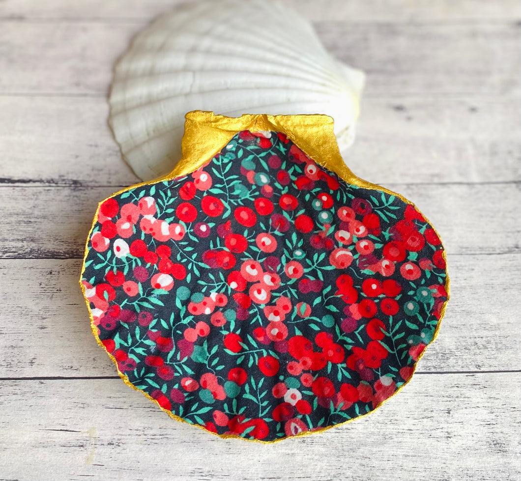 Scallop trinket dish - red berries