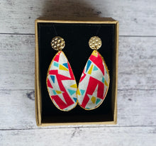 Load image into Gallery viewer, Shell earrings - 80’s disc
