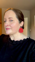 Load and play video in Gallery viewer, Cork Oak - Fiadh (red)
