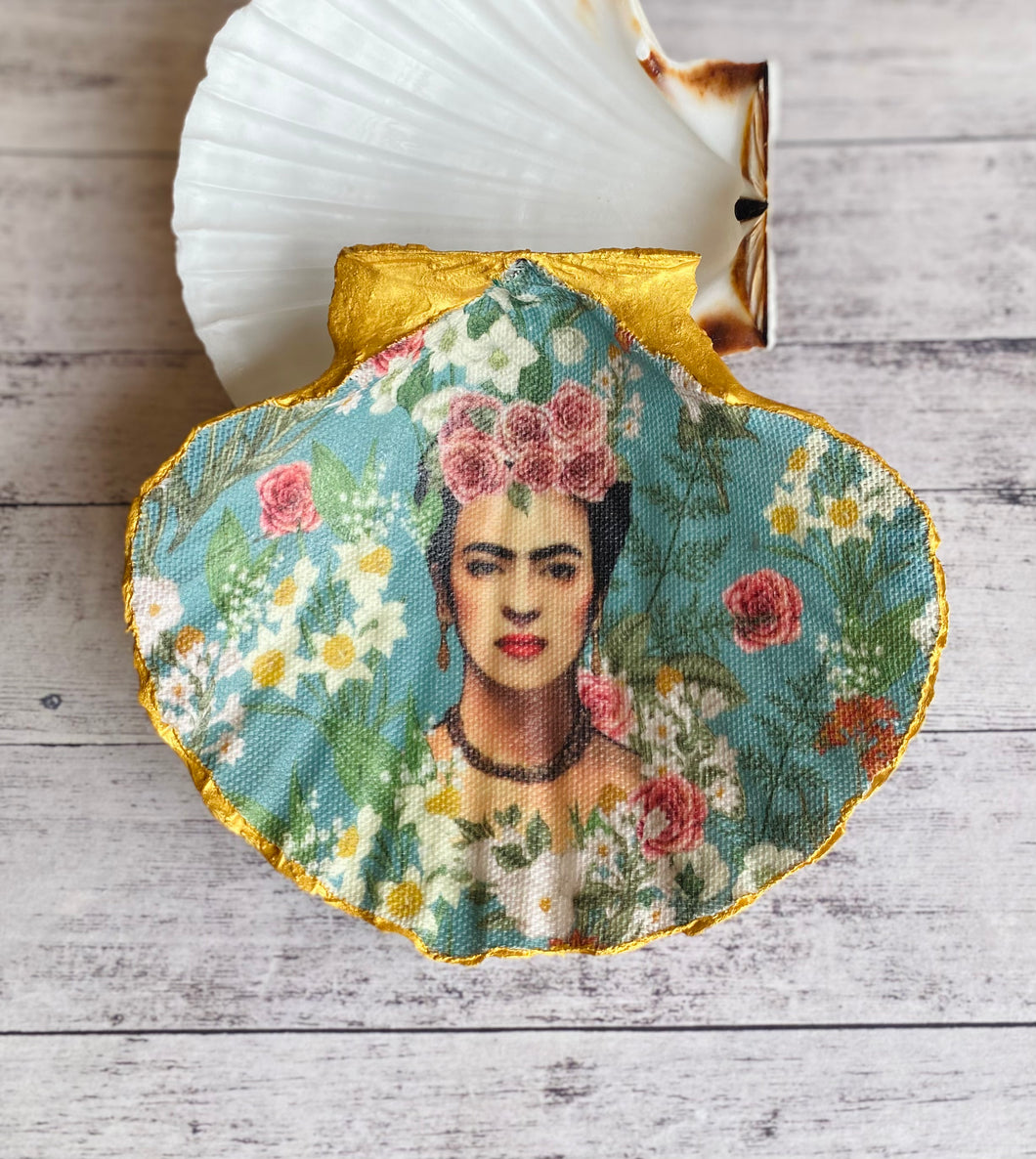 Scallop trinket dish - Frida