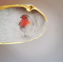 Load image into Gallery viewer, Irish Clam Trinket Dish - Robin
